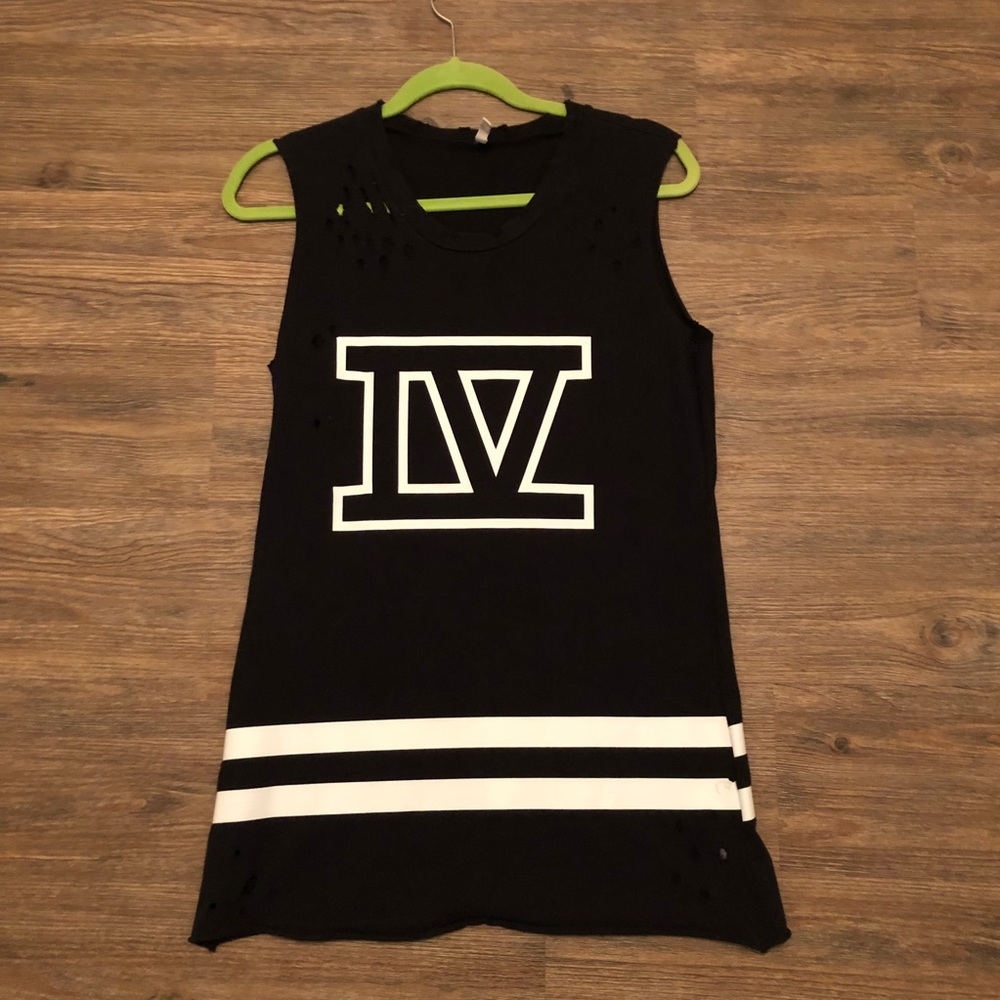 NEVER WORN LF TANK TOP